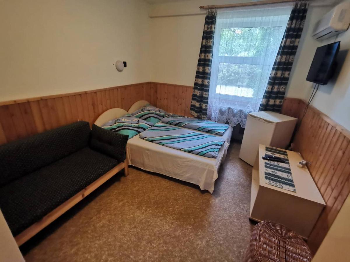 Platan Ueduelo Apartment Balatonlelle Bagian luar foto